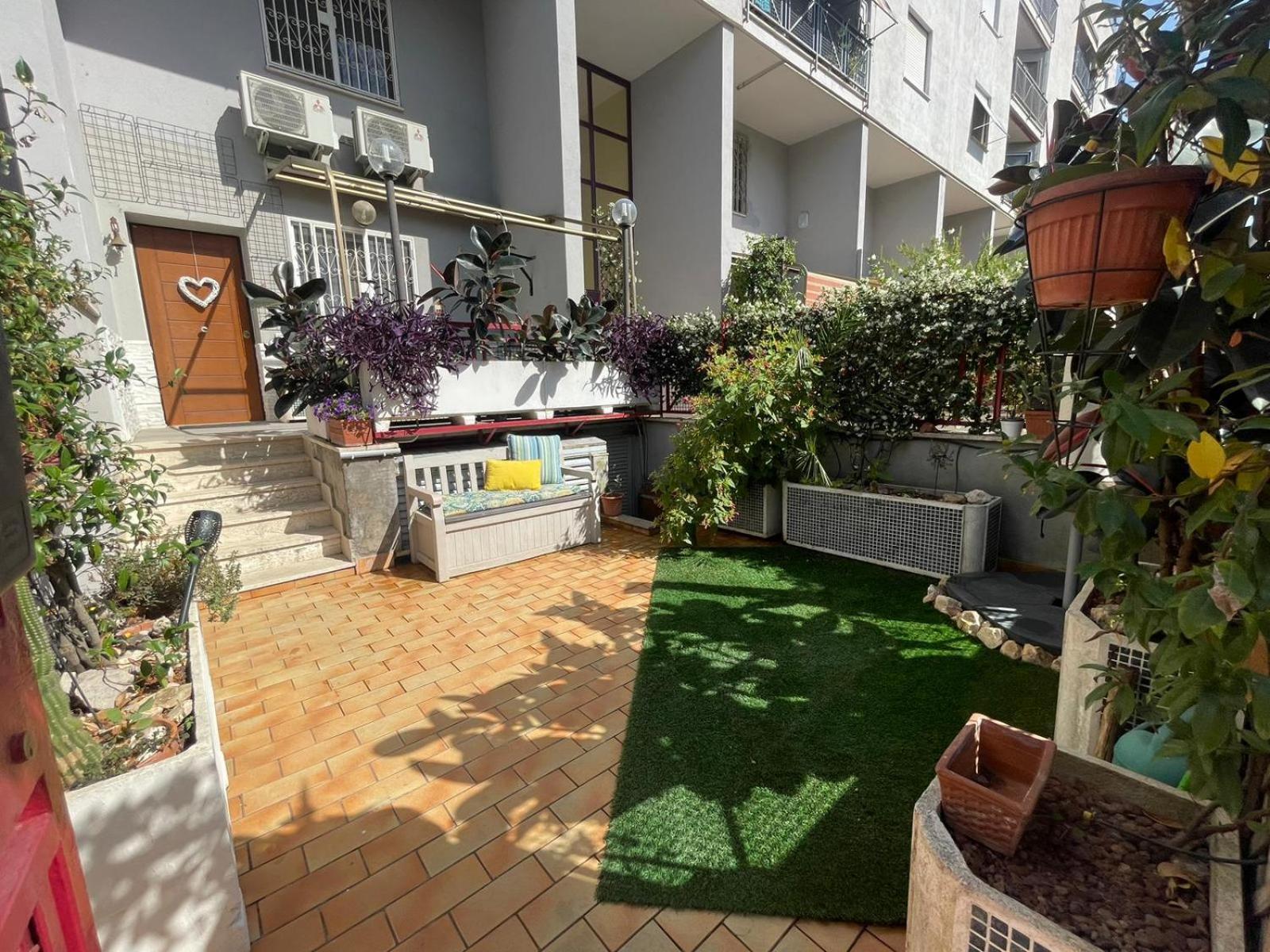 Intero Appartamento Con Giardino E Parcheggio Roma Exterior foto