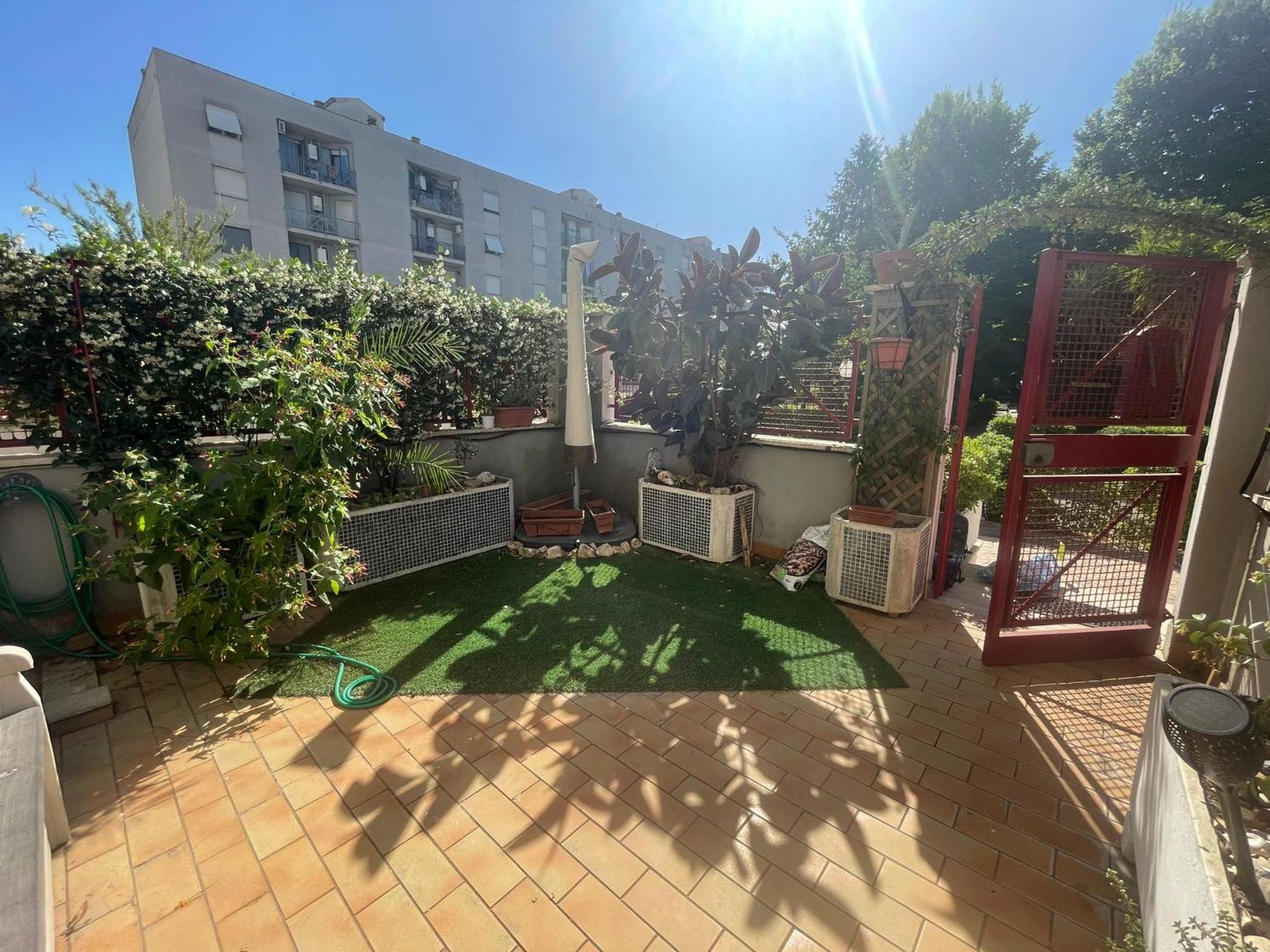 Intero Appartamento Con Giardino E Parcheggio Roma Exterior foto